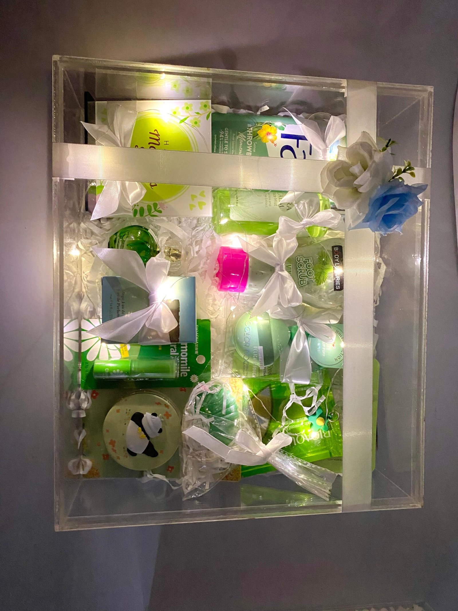 Green Themed Acrylic Box - Image 3